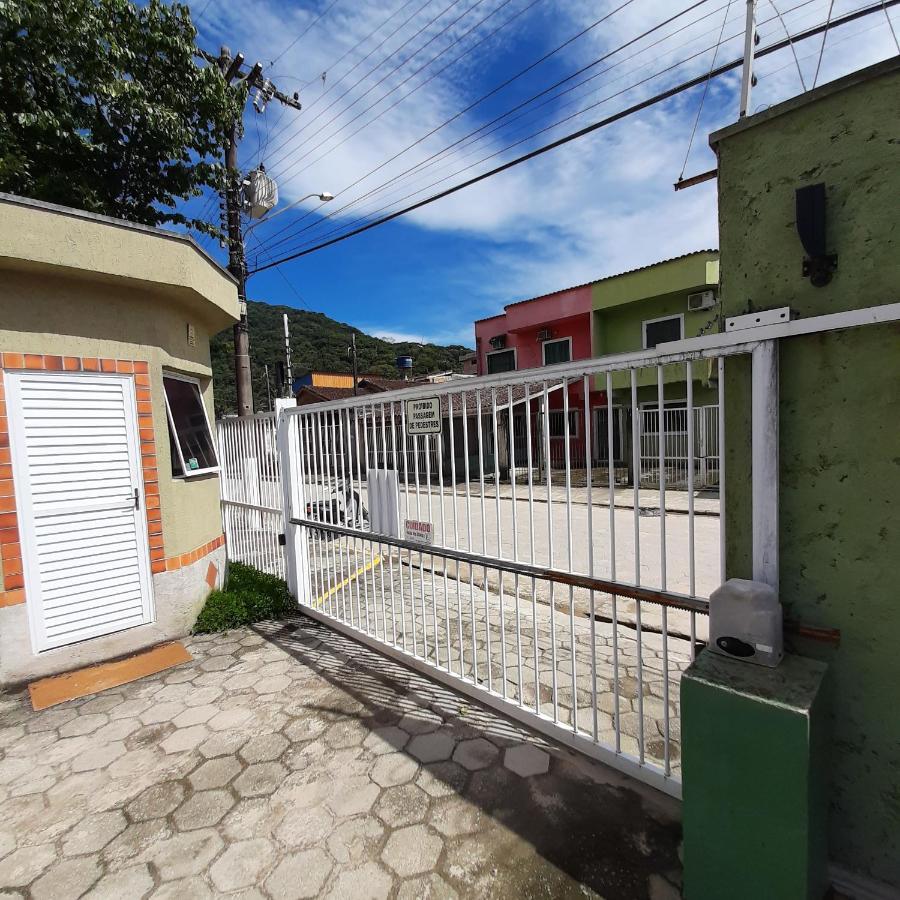 Apto Pertinho Da Praia - Lindo E Equipado! Internet 400Mb E 3 Tvs - Completo! Tv A Cabo อูบาตูบา ภายนอก รูปภาพ